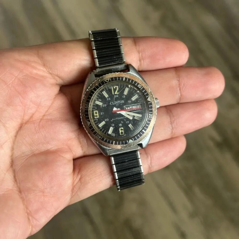 Vintage Clinton Day Date World Time Divers Wrist Watch